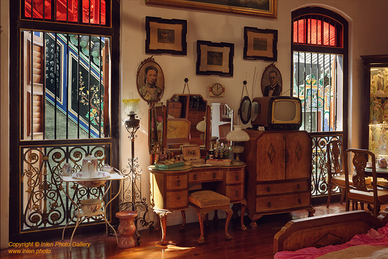Fine art photo print Uncategorized Pinang - Peranakan Mansion - Souvenirs Wall
