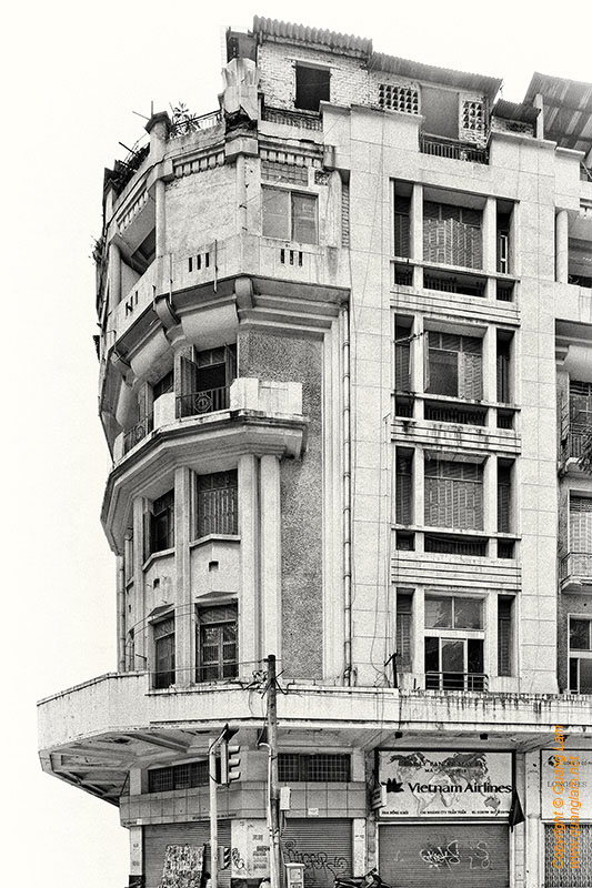 Fine art photo print Uncategorized Art Deco - 213 Dong Khoi Street